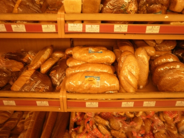 Випадок в одному з магазинів Чернігова: неякісний хліб – винні усі!?
