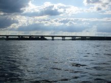 У Дніпродзержинську через спеку закрили міст через Дніпро