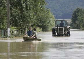 На Івано-Франківщину прийшла Велика вода, МНС попереджає про надзвичайну ситуацію. Фото