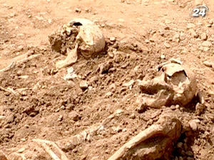 На Прикарпатті виявили місце масових поховань жертв НКВС. ВІДЕО