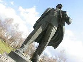 У Сумах депутати вирішили демонтувати пам’ятники Леніну