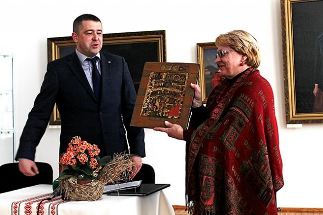 Олександр Довженко передав Чернігівському художньому музею ікону «Страшний суд»