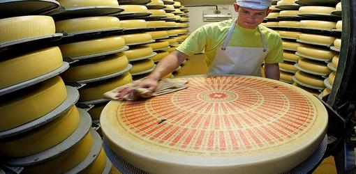 Казахстан заборонив поставки українського сиру