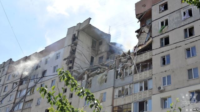 Миколаїв. Рятувальники продовжують пошук людей, які опинились під завалом (ВІДЕО)