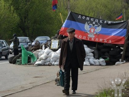 Жителі селища Шабельківка на Донеччині прогнали озброєних сепаратистів і розібрали їх блок-пост