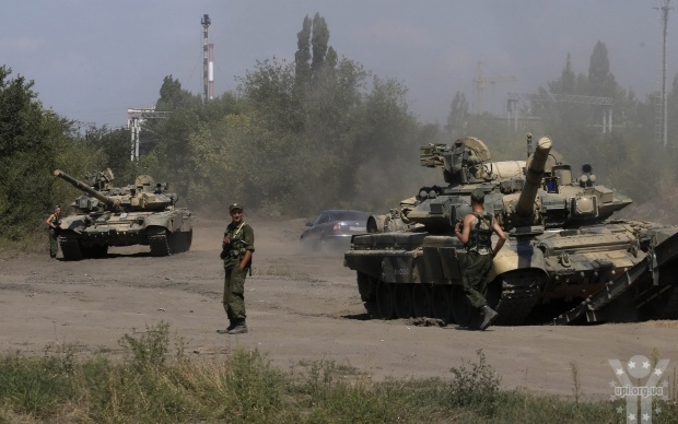 Війська Росії вторглися в Україну з боку Таганрога і вже обладнують блокпости, повідомляє журналіст