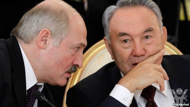 Чому Лукашенко і Назарбаєв перед зустріччю з Путіним вирішили терміново порадитися із Порошенком
