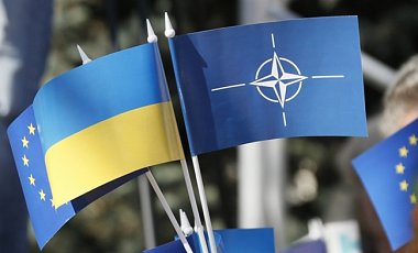 Вступ України до НАТО підтримують 64% українців