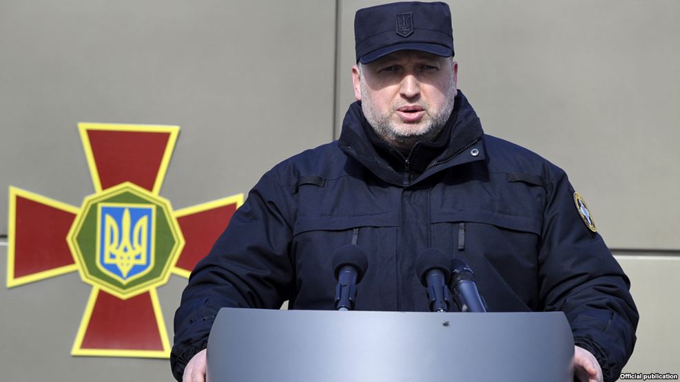 Турчинов: на Світлодарській дузі українська армія просунулась вперед і зайняли нові позиції