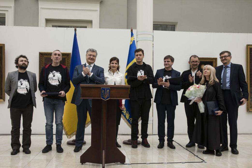 Порошенко вручив Шевченківську премію восьми лауреатам 2018 року