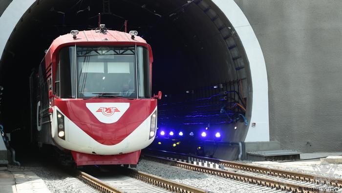 До Європи ще один крок: Бескидський залізничний тунель вже працює!