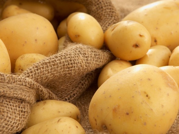 Україна почала імпортувати картоплю з Росії