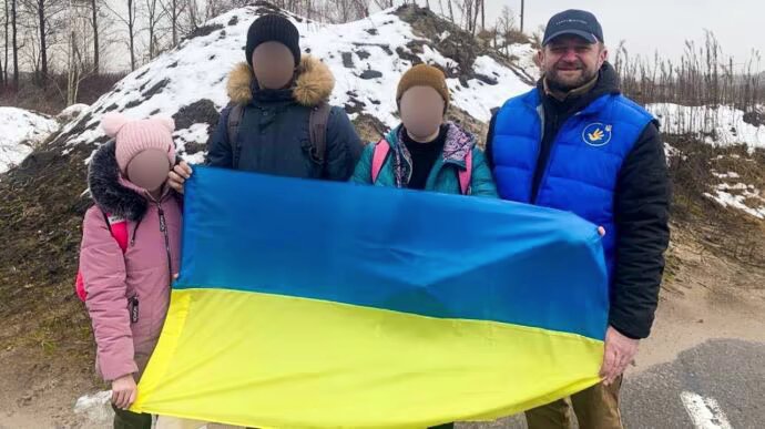Гарні новини: додому повернули троє українських дітей
