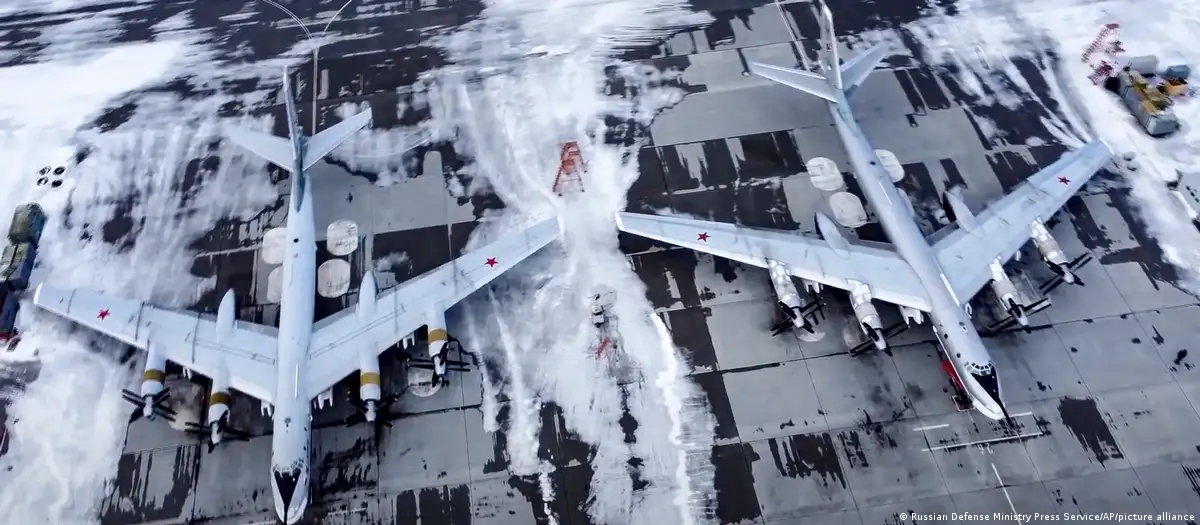 Україна уразила 14 літаків РФ? Які дрони поцілили в російські аеродроми?