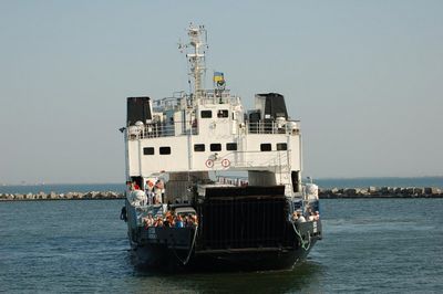 Росіяни заблокували у грузинському порту український пором із 48 моряками