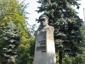 У Києві демонтують пам’ятник Косіору