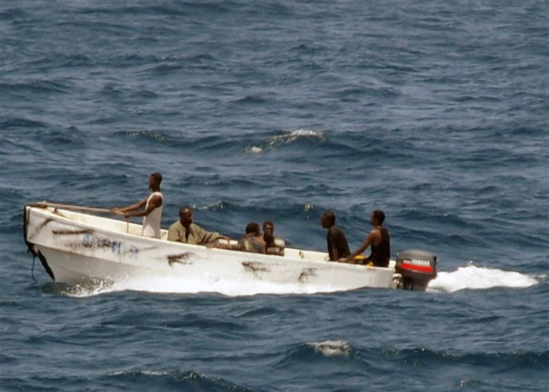 Військові кораблі Європейського союзу відкривають «сезон полювання на піратів»