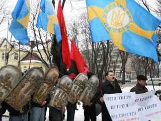 У Львові під російським консульством розпочалася безстрокова акція протесту