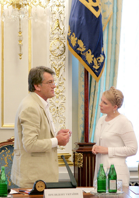 Президент України провів зустріч із депутатськими фракціями «Наша Україна» та БЮТ.