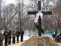 На Чернігівщині тривають заходи по вшануванню пам'яті жертв голодоморів та політичних репресій