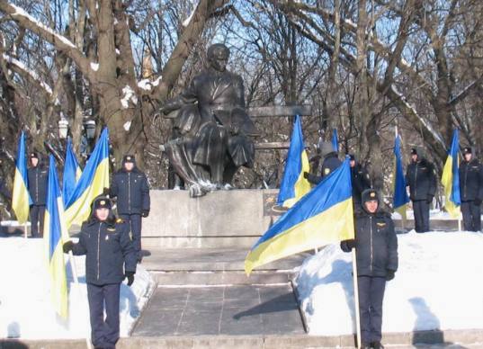 У Чернігові відбулися урочисті заходи з нагоди Дня Соборності України. Фоторепортаж