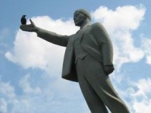 На Львівщині пам’ятник Леніну став пам’ятником Оранті - берегині українського роду