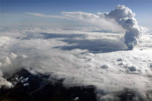Виверження вулкана в Ісландії паралізувало авіасполучення в Європі