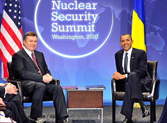 Подарунок Обамі: Янукович здає збагачений уран