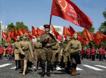 Голова Одеської ОДА Едуард Матвійчук наказав обвішати всю область радянськими прапорами