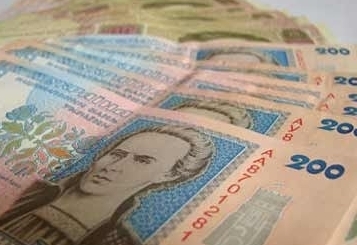 Кабінет Міністрів Азарова затвердив впровадження погодинної оплати праці