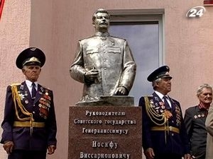 Голова Запорізької обласної держадміністрації стверджує, що пам’ятник Сталіну встановлений незаконно