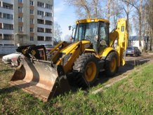 Протести у Харкові проти вирубки дерев: екскаватор умисно наїхав на активістів