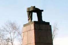 Політичний гумор? Одеські комуністи звинуватили у в руйнуванні пам'ятника Леніну 