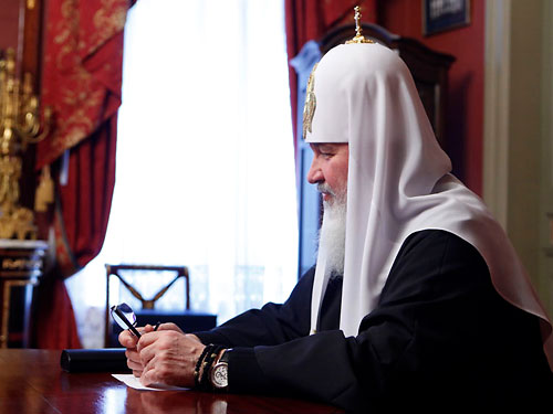 У Рівному священик УПЦ МП побив відомого історика через зауваження про годинник Патріарха Кирила