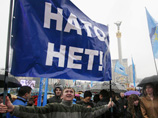 НАТО Україні не потрібне: Янукович підписав закон, який закріплює позаблоковий статус країни