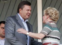 Віктор Янукович на святкуванні свого ювілею у Криму танцював з жінками під Кіркорова. ВІДЕО