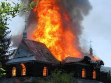У Луганську зловмисники спалили церкву Київського патріархату