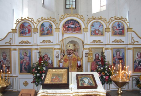 У Чернігові Катерининська церква відсвяткувала річницю відновлення богослужінь. Фото