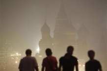 Спека. У Москві через густий смог почали гинути птахи. ВІДЕО
