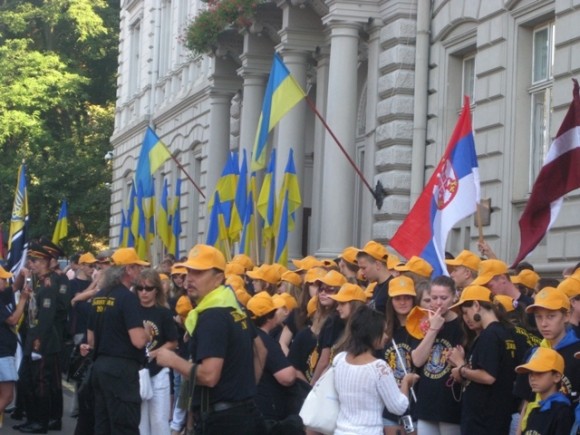 У Львові відбулась урочиста церемонія підняття державного прапора України