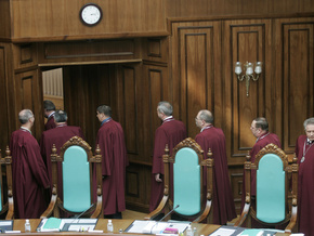 Конституційний суд розглядає справу про політреформу в 