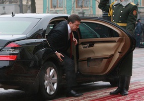 Охорона Януковича почистила фотоапарат журналіста Газети по-українськи