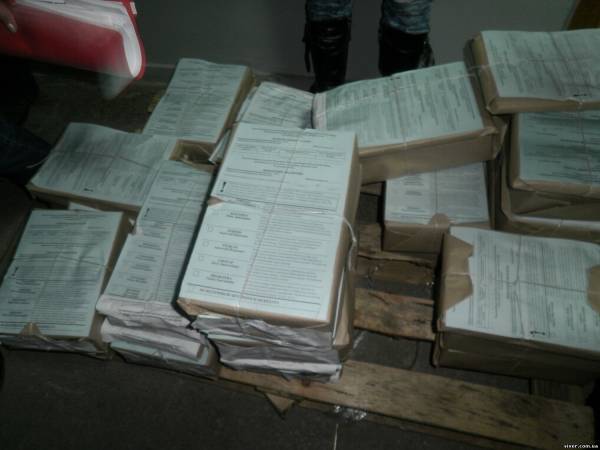 Чернігівщина: районні територіальні комісії спалили тисячі бюлетенів