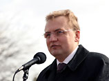 Львівська влада закликає Кернеса не знущатися над українськими пам'ятниками