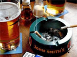 В Україні чоловіки п'ють і курять замолоду і з дурості, а жінки - з віком і від розуму