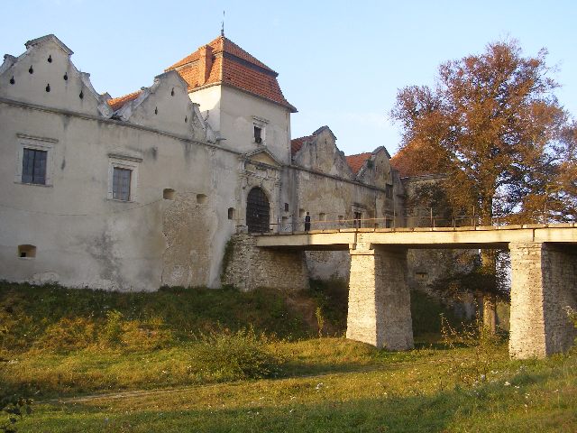 Гостям Євро у Львові покажуть 7 древніх замків