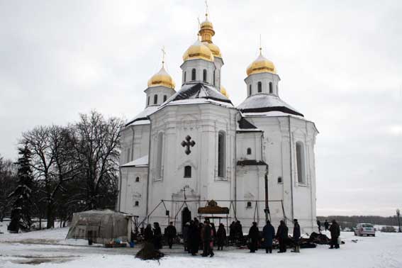 Біля Катерининської церкви згорів намет Московського патріархату