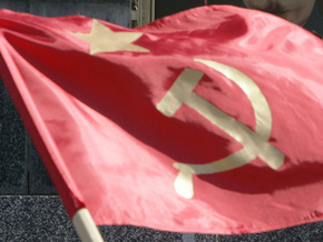 Вивішування червоного прапора в День Перемоги може стати обов'язковим