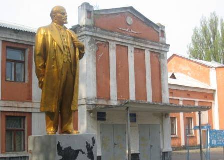 Тавро меншовартості: чому на Чернігівщині майже сотня пам’ятників Леніну?