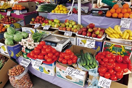 Ціни на овочі та фрукти в Україні продовжили падіння